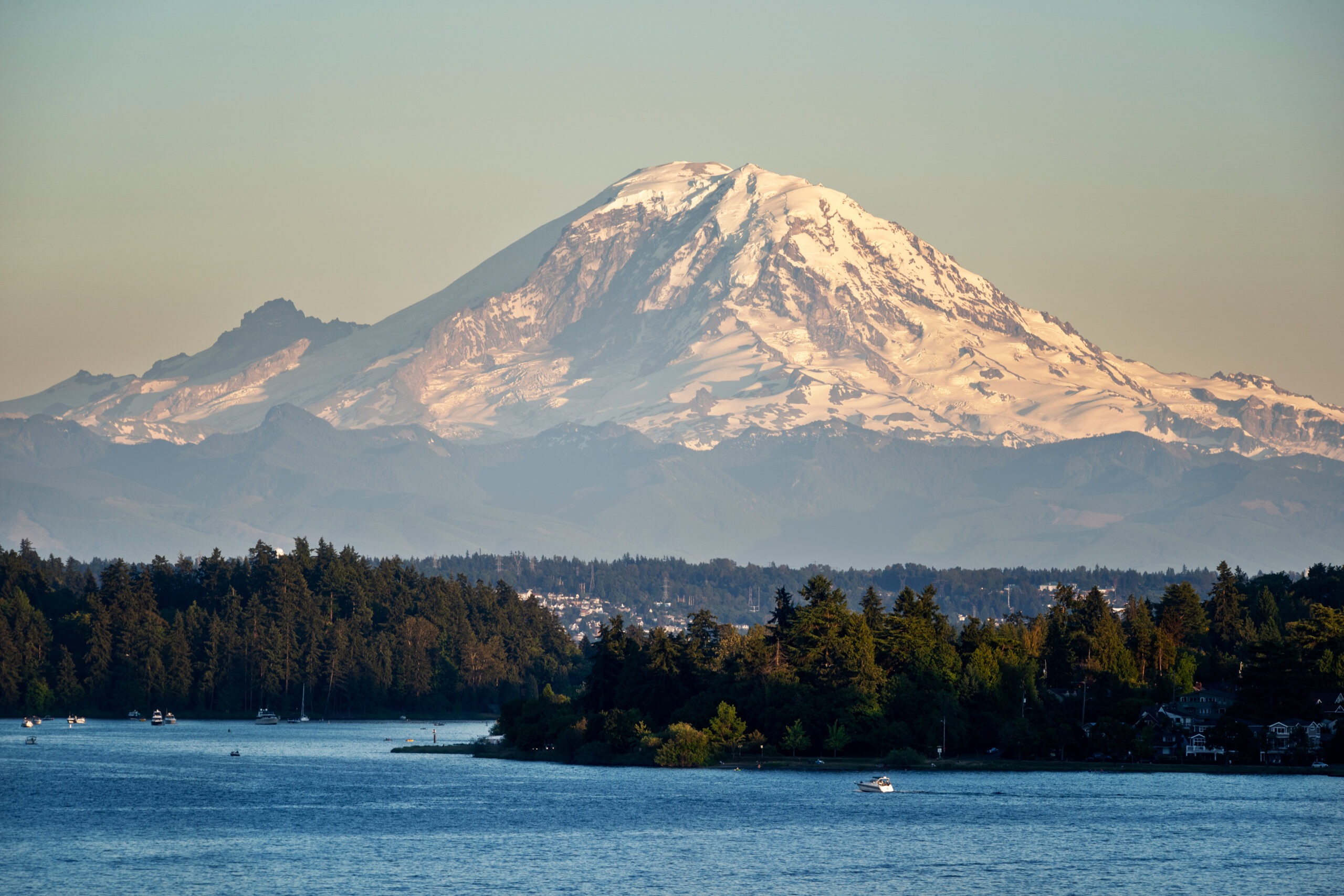 mountain in backgroun