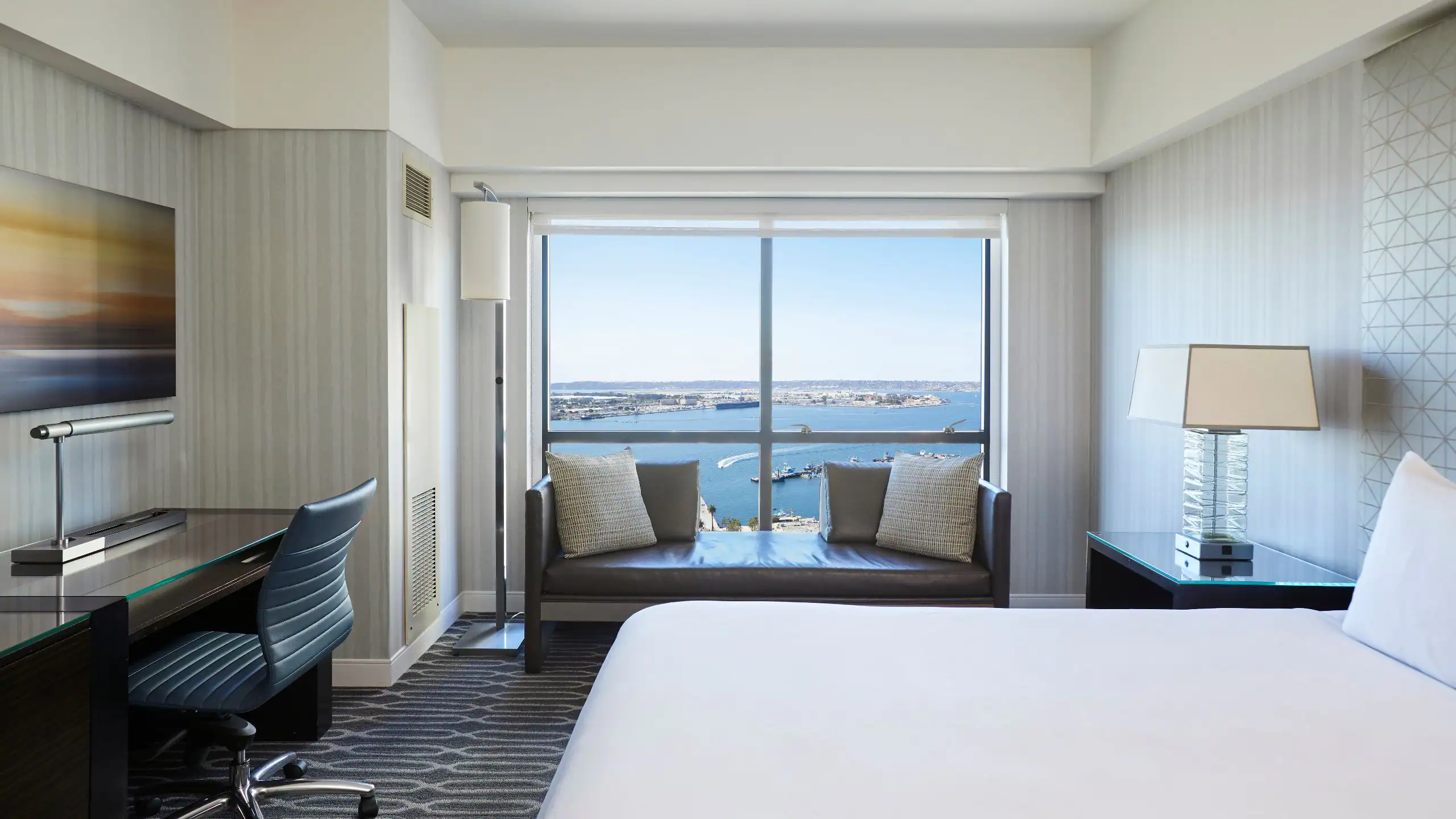 Manchester Grand Hyatt San Diego guest room