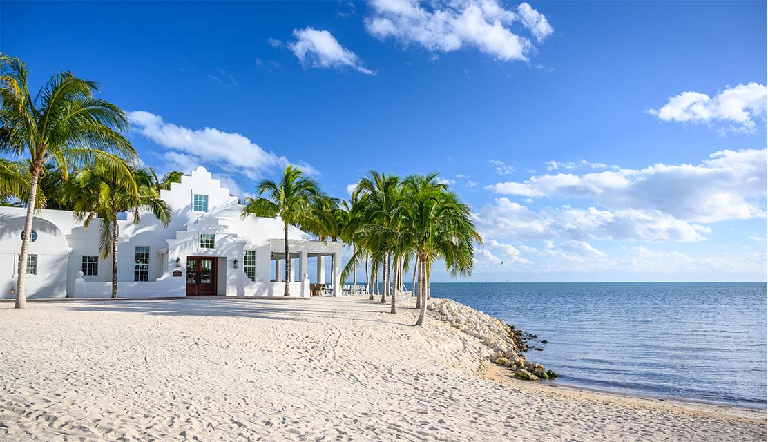 Isla Bella Beach Resort beach