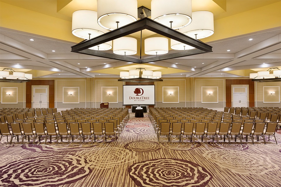 DoubleTree by Hilton Somerset Hotel and Conference Center ballroom