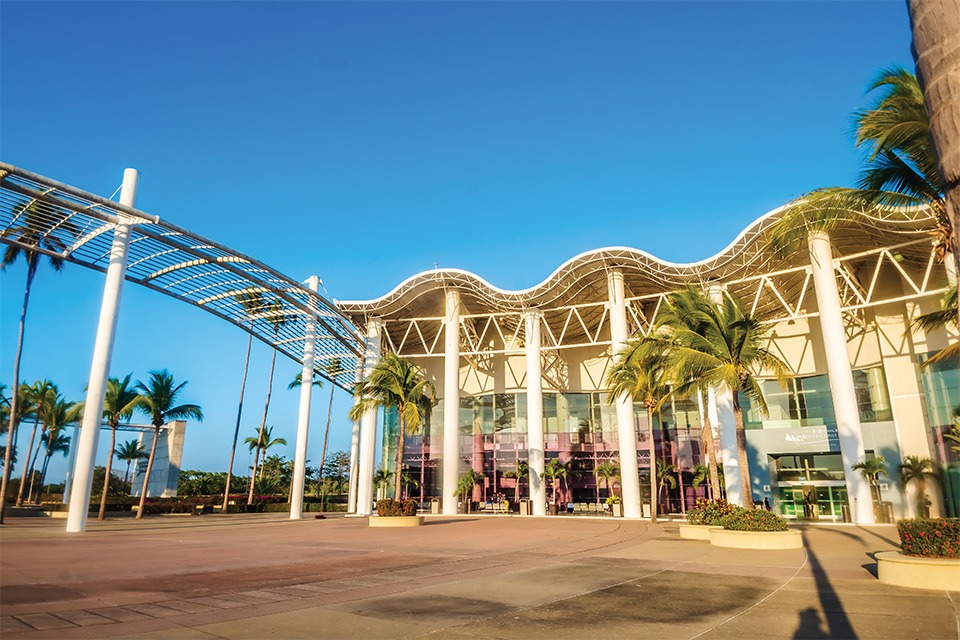 Centro Internacional de Convenciones puerto vallarta exterior